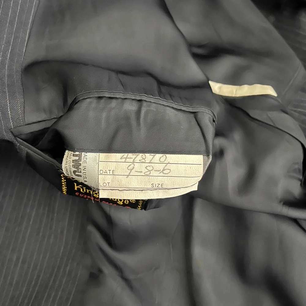 1980s Kingsridge Suit Mens 42R 36W Navy Blue Pinstripe Vintage Wool 2-Button